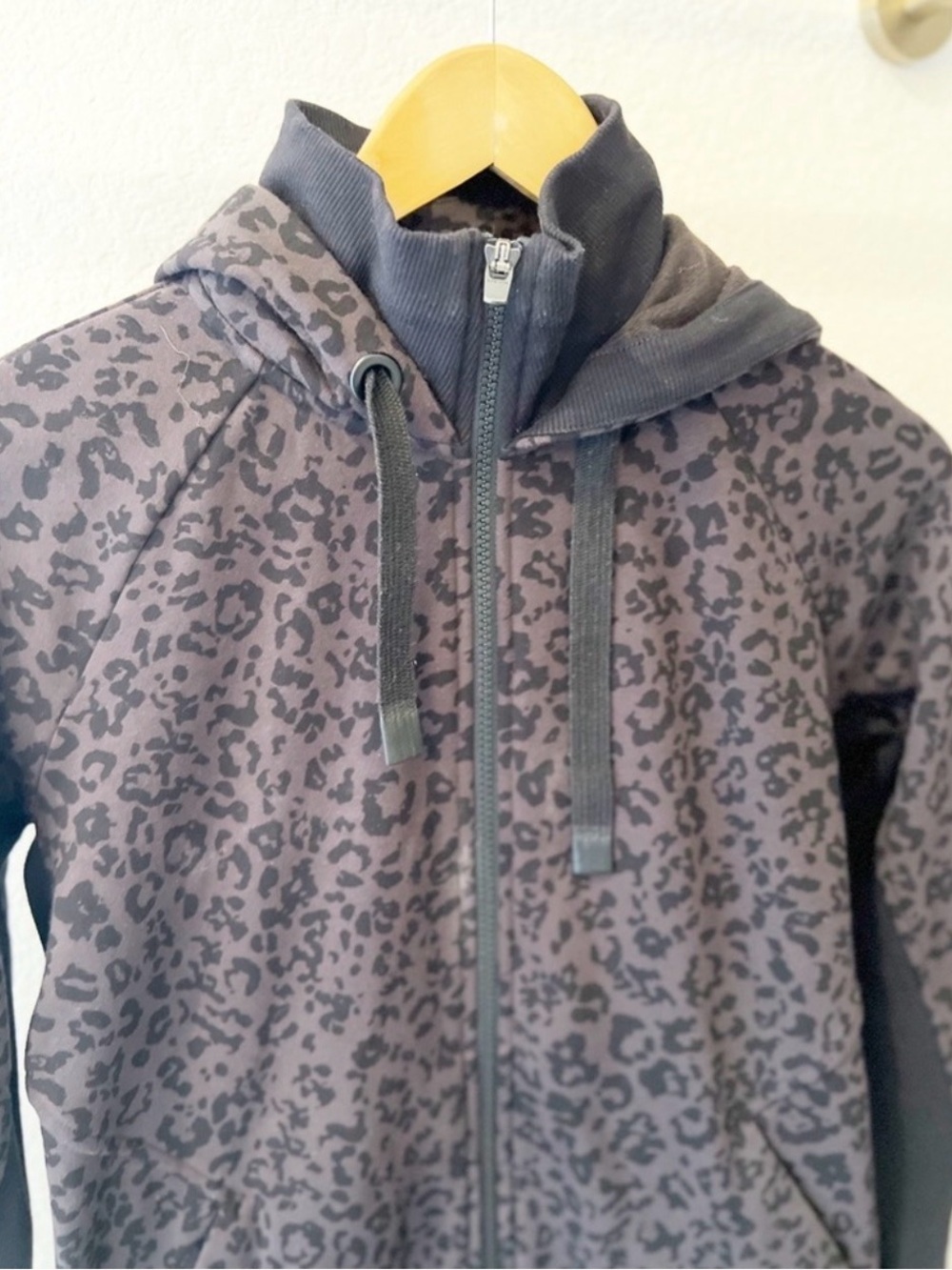 Athleta Brown & Black Triumph
Printed Hoodie Size S - Picture 4 of 8